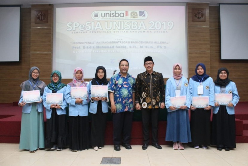 Sebanyak 1.078 calon sarjana Universitas Islam Bandung (Unisba) mengikuti Seminar Penelitian Sivitas Akademika (SPeSIA) 2019 Gelombang II, Rabu (14/8). 
