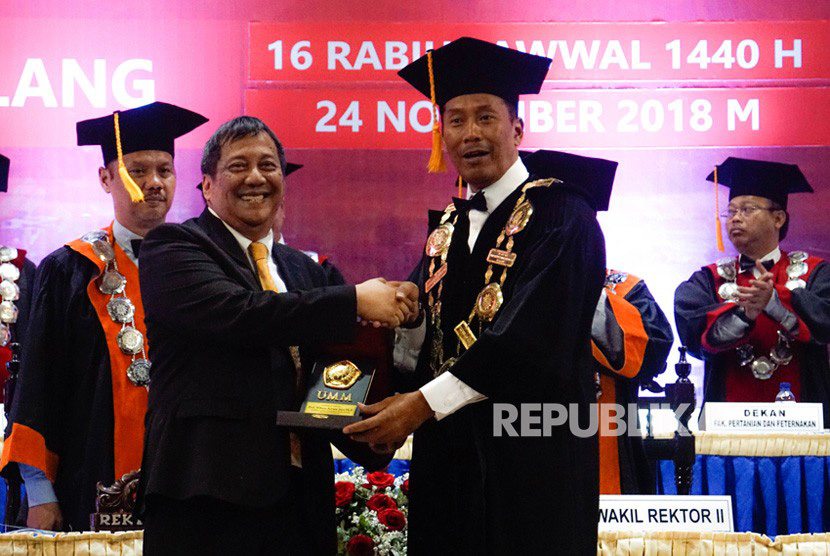Sebanyak  1.396 lulusan mengikuti prosesi wisuda ke-90 periode IV Universitas Muhammadiyah Malang (UMM).