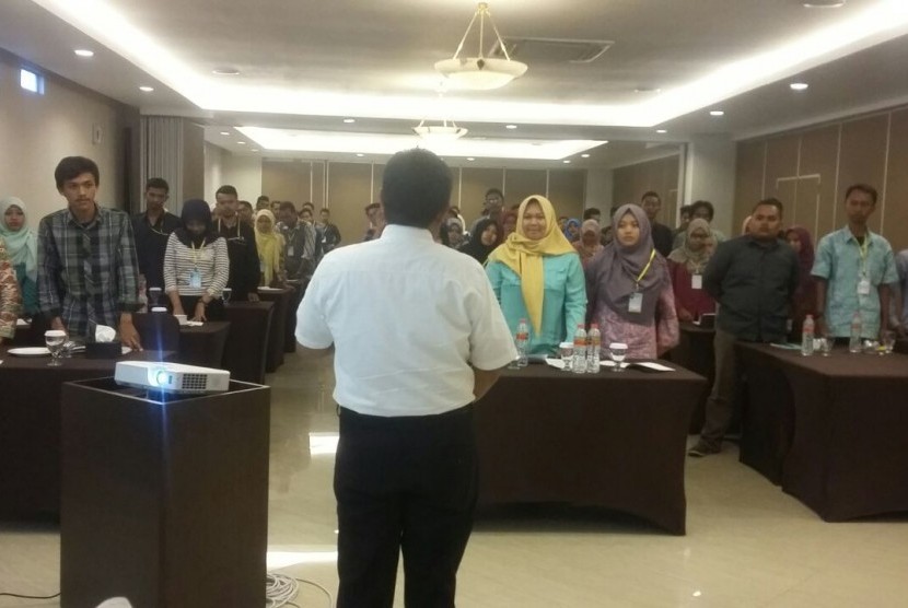 Sebanyak 100 mahasiswa orang dari beberapa perguruan tinggi di daerah istimewa Yogyakarta mendapat pelatihan kepemimpinan mahasiswa tingkat dasar di Hotel Grage Ramayana, Yogyakarta, 8-10 September 2016.