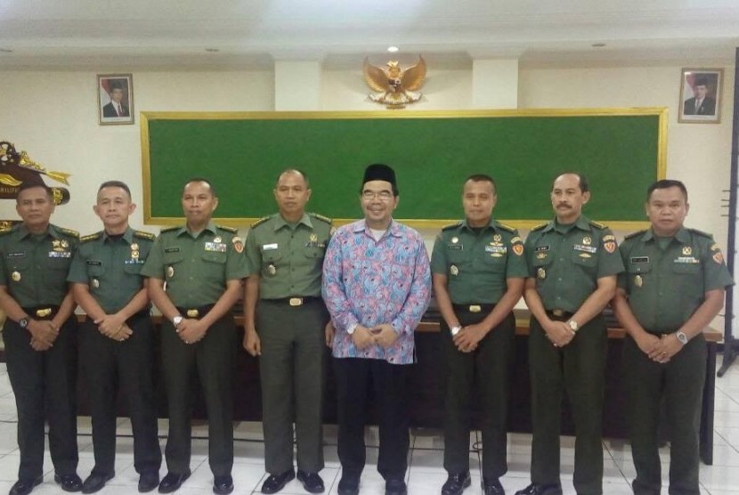 Sebanyak 106 anggota TNI dan PNS dilingkungan Sekolah Tinggi Hukum Militer (STHM) mengikuti pelatihan cara berpikir suprarasional.