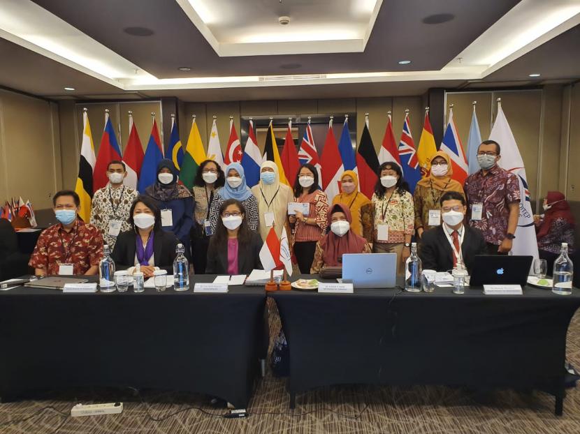 Sebanyak 11  perwakilan dari Kementerian Pendidikan Se-Asia Tenggara berkumpul dalam acara Pertemuan Dewan Pembina (Governing Board Meeting/GBM) ke-12 di Bogor, 22-23 September 2021.
