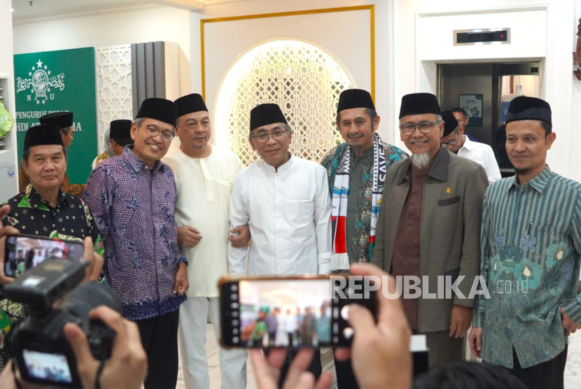Sebanyak 12 pimpinan ormas Islam bertemu dengan Ketua Umum Pengurus Besar Nahdlatul Ulama (PBNU) KH. Yahya Cholil Staquf di Kantor Pusat PBNU Jakarta, Kamis (30/4/2025).