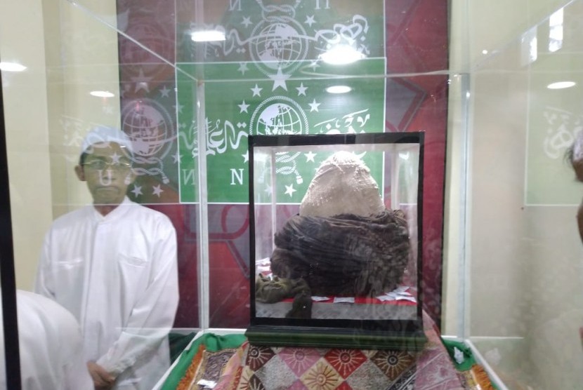 Sebanyak 13 artefak milik Nabi Muhammad SAW dan para sahabatnya dipamerkan di Museum Kepurbakalaan Banten Lama, Kota Serang, Banten. 