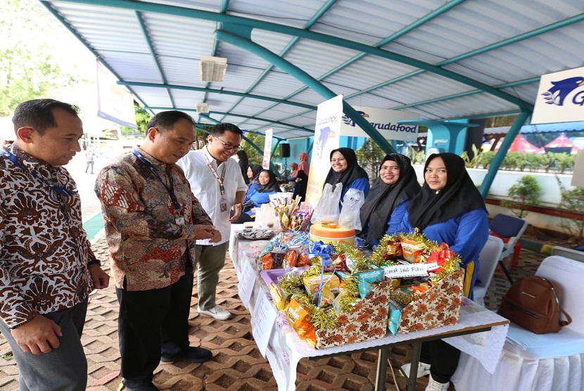 Sebanyak 18 kelompok binaan Garudafood dari area Tangerang Selatan menampilkan berbagai macam makanan dan minuman hasil kreasi olahan mereka. Garudafood memberikan kesempatan dan wadah kepada kelompok binaan Kampung Wirausaha untuk lebih percaya diri mengoptimalkan potensi yang ada pada diri mereka.