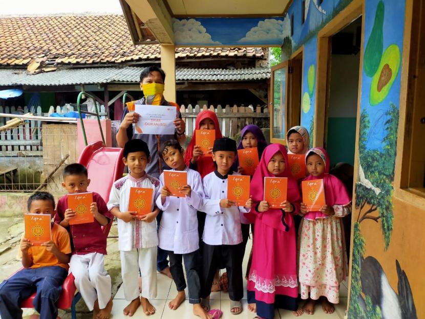 Sebanyak 19 ribu lebih paket kebahagiaan Ramadhan telah didistribusikan Rumah Zakat dari Aceh hingga Papua.