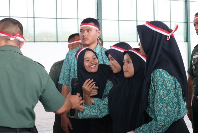 Sebanyak 20 siswa dari SMA Negeri 4 Sungai Raya Pontianak, Kalimantan Barat, mengikuti Wisata Matematika Bela Negara (WMBN) yang digelar Kodam XII/Tanjungpura.