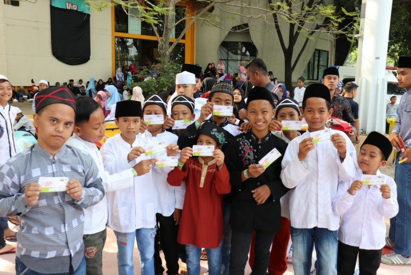 Sebanyak 2000 anak yatim dhuafa mengikuti Festival Muharam Ceria di Jungleland, Sentul Bogor, Selasa (17/9).