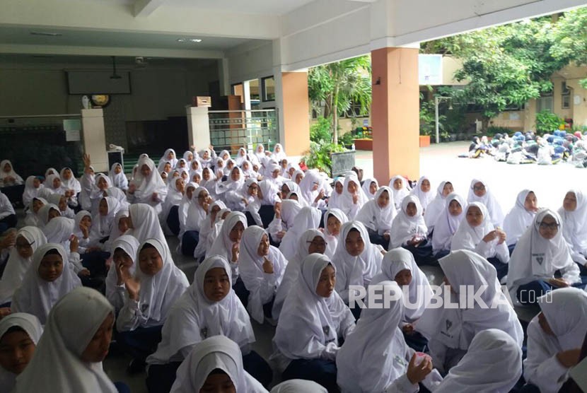 Kemenag memastikan beasiswa Program Indonesia Pintar (PIP) 2024 bagi siswa madrasah segera cair. (ilustrasi)