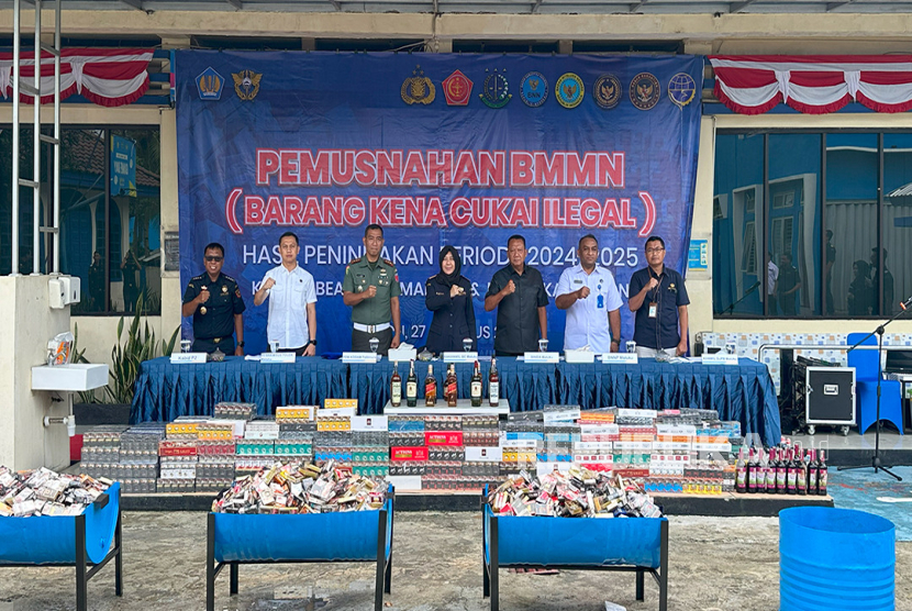 Bea Cukai Musnahkan Barang Kena Cukai Ilegal Senilai Ratusan Juta Rupiah
