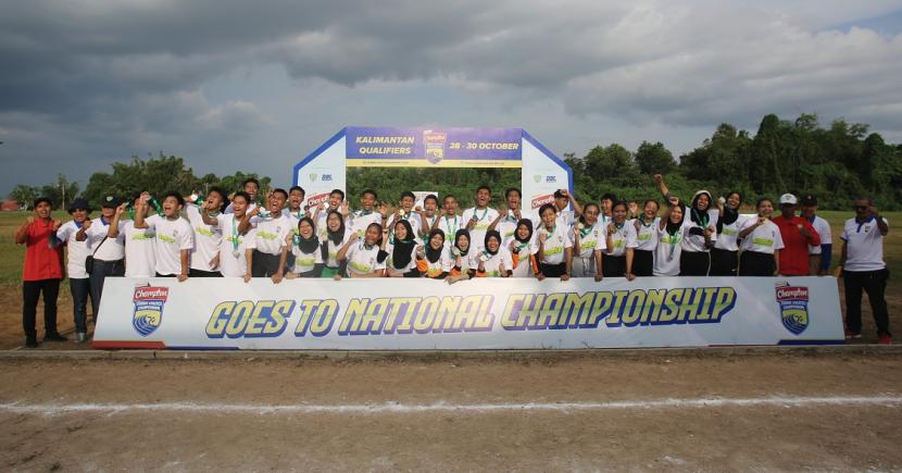 Sebanyak 32 pelajar putra dan putri tingkat SMA berstatus juara dan runner-up Energen Champion SAC Indonesia 2022 - Kalimantan Qualifiers yang akan bersaing pada National Championship di Jakarta pada 9-11 Desember mendatang.