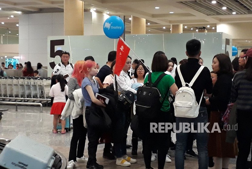 Sebanyak 346 penumpang Garuda Indonesia rute Xian-Denpasar mendarat di Bandara Internasional I Gusti Ngurah Rai, Selasa (30/1). Garuda awal tahun ini membuka dua rute penerbangan baru di Cina, yaitu Xian dan Zhengzhou untuk mendukung target nasional 17 wisatawan mancanegara 2018.