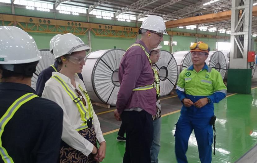 Factory Visit ke pabrik Baja Lapis Aluminium Seng (BJLAS) PT Tata Metal Lestari (Tatalogam Group) di Kawasan Industri Cikarang, Bekasi, Jawa Barat.