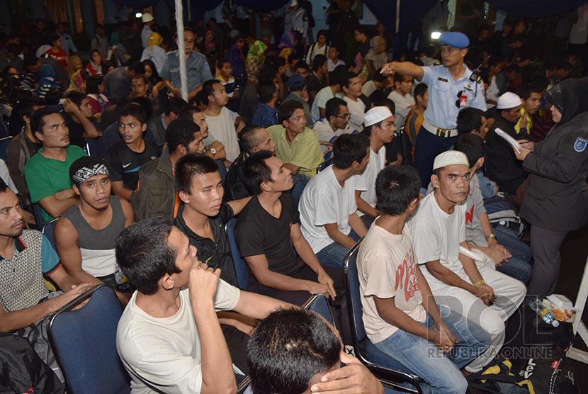 Sebanyak 494 tenaga kerja indonesia (TKI) ilegal tiba di Lanud Halim Perdanakusuma, Jakarta, Selasa