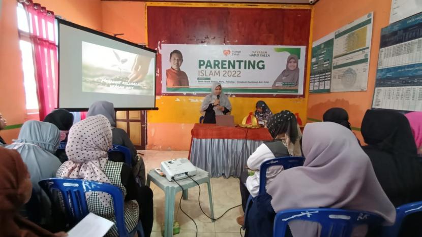 Sebanyak 50 orang tua di Kelurahan Rappokalling ikuti pendampingan Parenting Islam.