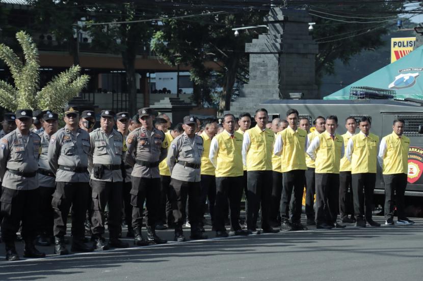 Sebanyak 558 personel Polresta Malang Kota resmi mengemban tugas sebagai Polisi RW. 