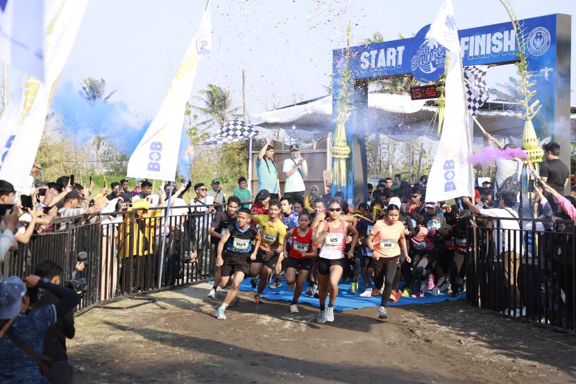 Sebanyak 588 peserta mengikuti gelaran tahunan BOB Sunset Run. Acara ini diadakan oleh Badan Otorita Borobudur (BOB) di The Muara Kawasan Pantai Baros, pada hari Sabtu (21/10/2023).