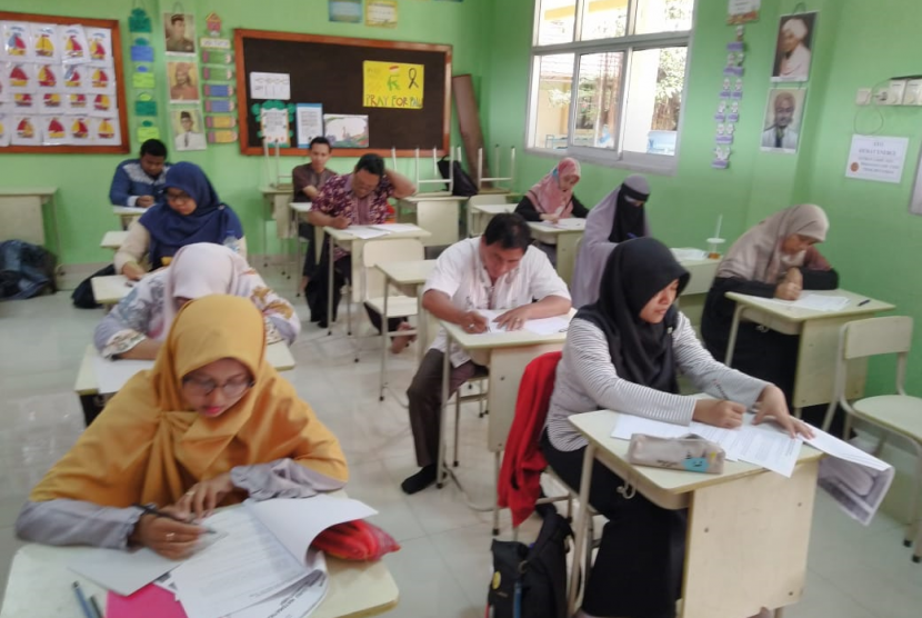 Sebanyak 59 pendidik level SD hingga SMA dari wilayah Jabodetabek memadati ruang kelas di SDIP Daarul Jannah, Cibinong-Bogor. 