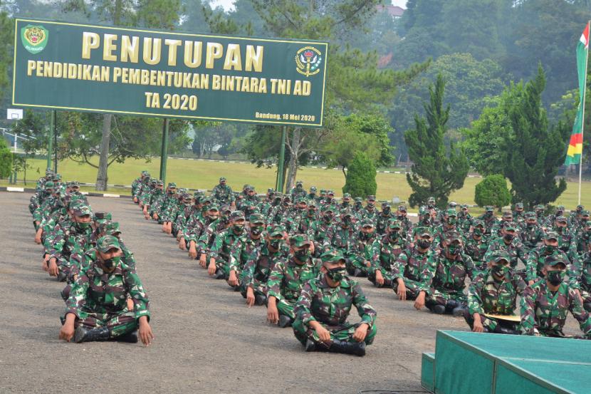 Sebanyak 633 siswa dilantik jadi Bintara TNI AD. 