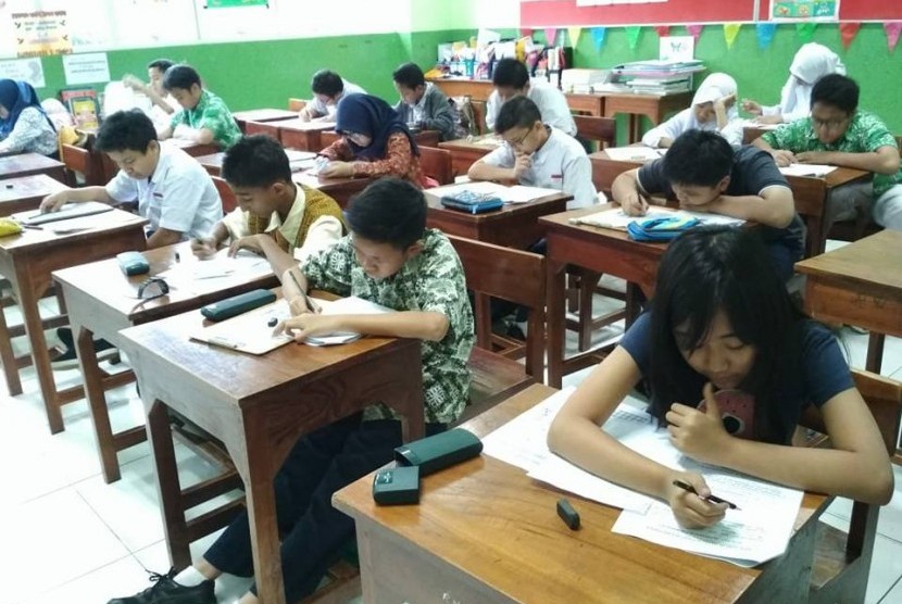 Sebanyak 7.358 pelajar kelas 3 SD – 8 SMP, berkompetisi di ajang olimpiade matematika yang bertajuk International Mathematics Assessments for School (IMAS) 2019.