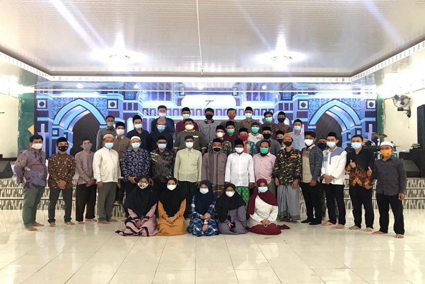 Sebanyak 831 pondok pesantren Pondok Pesantren di FSPP (Forum Silahturahmi Pondok Pesantren) Provinsi Banten telah menerapkan digitalisasi sistem pondok pesantren bekerjasama dengan Infradigital, melalui Jaringan IDN dengan produk Portal Digital (PorDi).