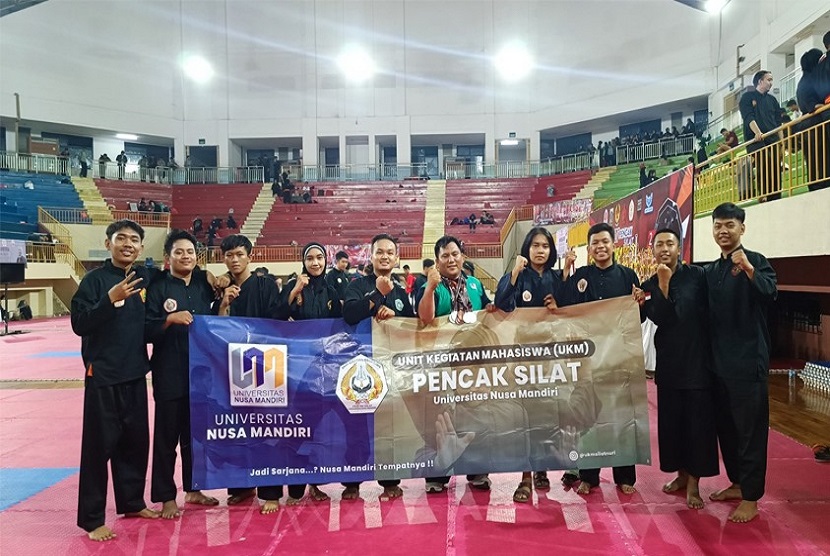 Sebanyak 9 Atlet pencak silat binaan Kampus Digital Bisnis Universitas Nusa Mandiri (UNM) yang tergabung dalam Unit Kegiatan Mahasiswa (UKM) Pencak Silat gigih bertarung dalam kejuaraan Nasional Pencak Silat Jayakarta Championship 2. Kejuaraan ini digelar pada Sabtu-Ahad, 16-17 September 2023 di GOR Ciracas, Jakarta Timur.