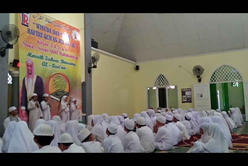 Sebanyak 96 siswa ikuti wisuda Alquran SDIT Rahmaniyah Depok, Jawa Barat.