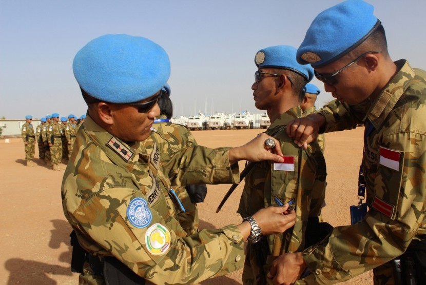 Sebanyak 98 Prajurit TNI Satgas Batalyon Komposit TNI Kontingen Garuda di Darfur, Sudan, mengalami kenaikan pangkat.