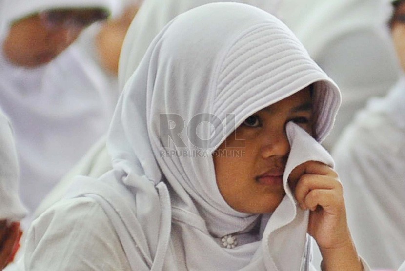  Sebanyak seribu anak melakukan khataman Alquran dan doa bersama di Masjid Sunda Kelapa, Jakarta, Ahad (23/2). (Republika/Tahta Aidilla)