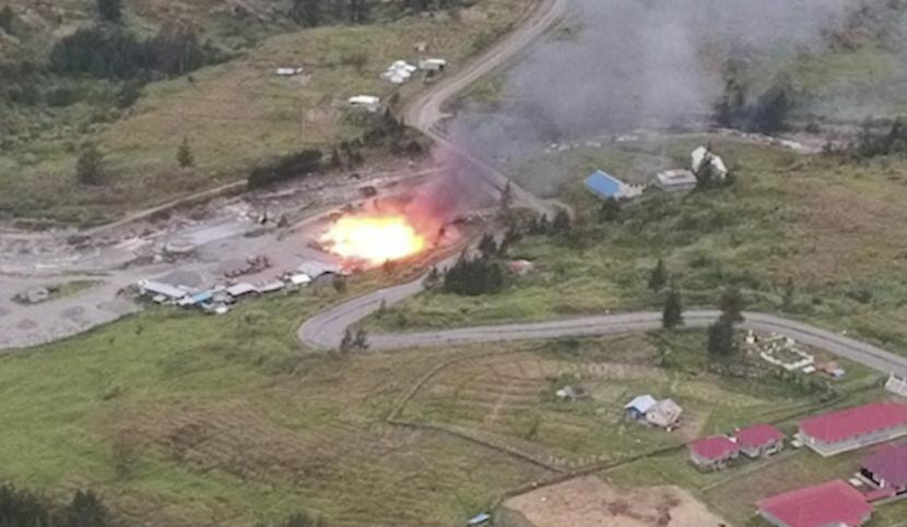 Sebuah aksi pembakaran mes karyawan PT Martha Tunggal Teknik (MTT) di Distrik Gome, Kabupaten Puncak, Papua, terjadi Jumat (22/4/2022) pukul 17.50 WIT.