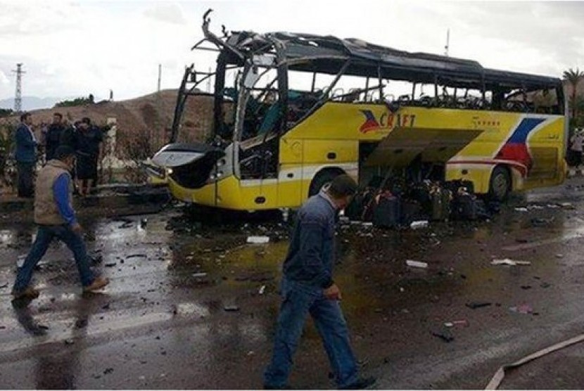 Sebuah bus pariwisata meledak di Semenanjung Sinai, Mesir.