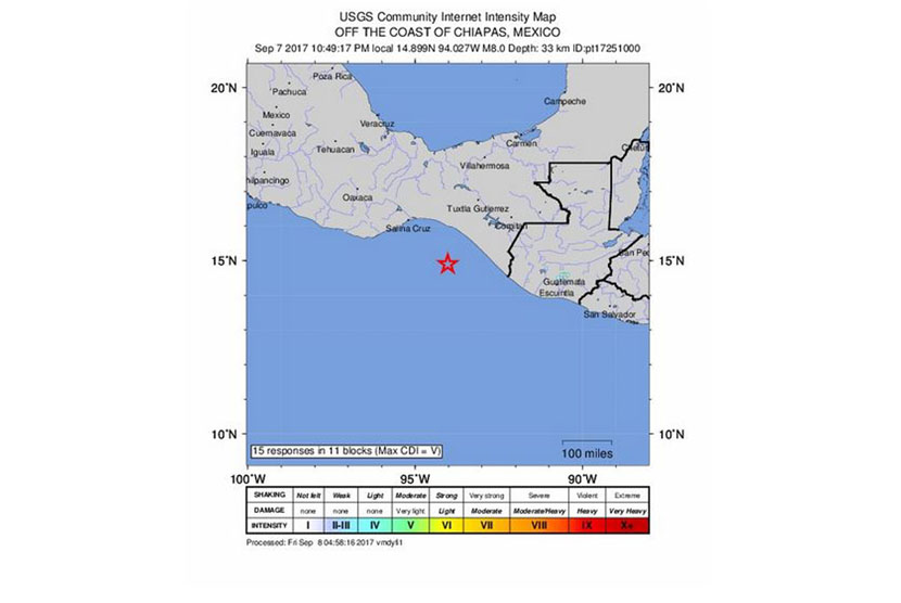 Sebuah foto handout yang dibuat oleh Survei Geologi Amerika Serikat menunjukkan peta intensitas lokasi gempa berskala 8.0 yang melanda pada kedalaman 33 km pada pukul 10:49 waktu setempat di lepas pantai Tres Picos, Meksiko, (7/9). Peringatan tsunami dikeluarkan oleh Pusat Peringatan Tsunami Pasifik.