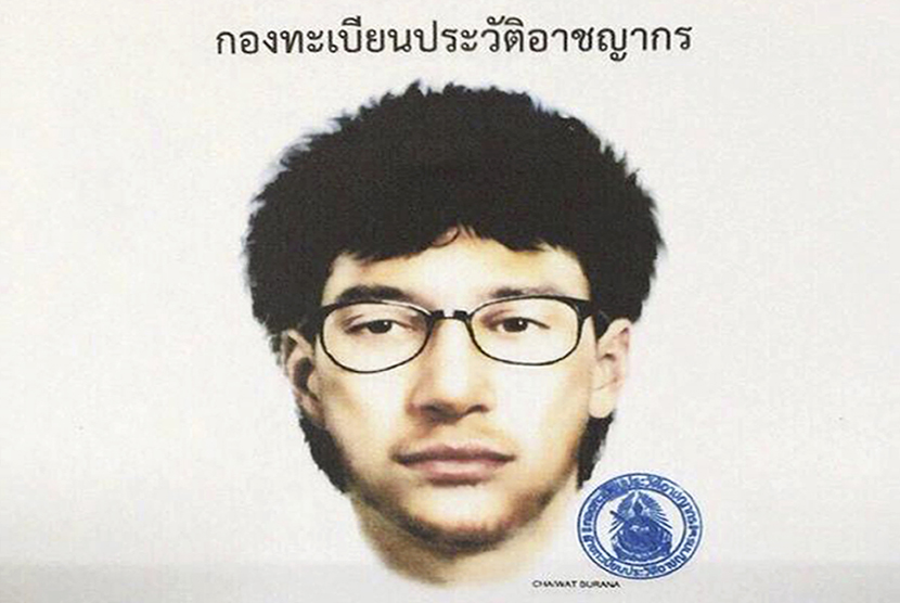  Sebuah gambar handout yang dirilis oleh Royal Thai Police pada tanggal 19 Agustus 2015, menunjukkan gambar sketsa rinci dari pria yang diduga menanam bom di dekat Kuil Erawan, di Bangkok, Thailand, 19 Agustus 2015.