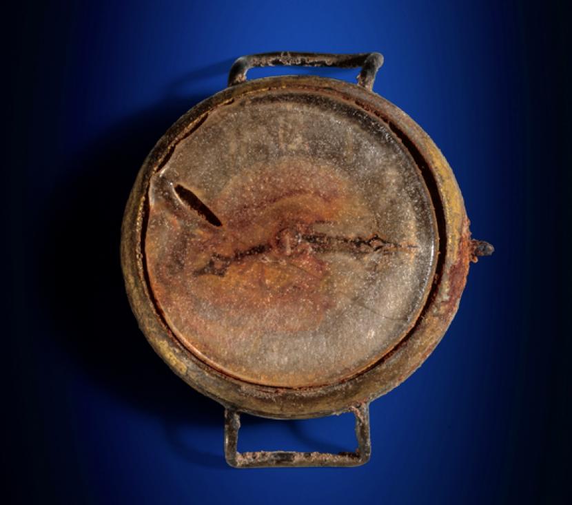 Sebuah jam yang meleleh akibat pengeboman Hiroshima, Jepang, laku terjual dalam lelang RR Auction pada Kamis (22/2/2024).