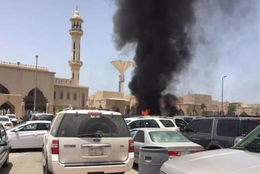 Sebuah ledakan akibat bunuh diri di kota bagian selatan Arab Saudi, Senin (26/10).