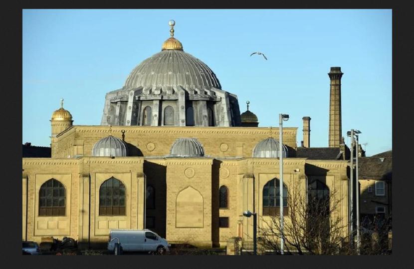 Sebuah masjid di Bradford, Inggris utara