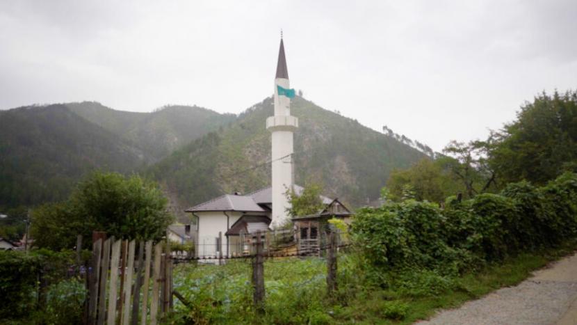 Sebuah masjid di Ovcari, dekat Konjic, Bosnia dan Herzegovina.