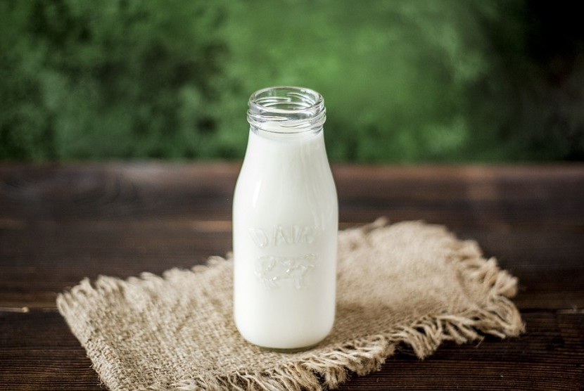 Susu (Ilustrasi). Kandungan nutrisi susu berbeda dengan air tajin.
