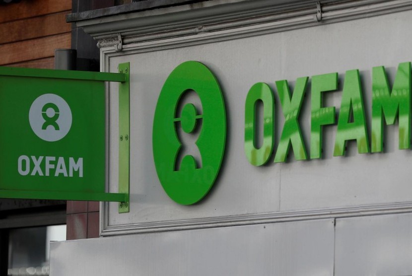 Sebuah toko Oxfam di London, Inggris, 11 Februari 2018..