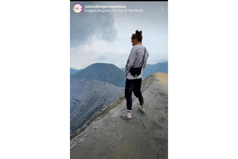 Sebuah unggahan viral di media sosial (medsos) Instagram karena pemilik akun @hometown.earth diduga telah mengencingi kawah Gunung Bromo. Unggahan tersebut telah dihapus oleh pemilik akun pada Rabu (14/9/2022) pukul 14.30 WIB tetapi sudah diunggah ulang oleh sejumlah akun milik orang Indonesia lainnya. 