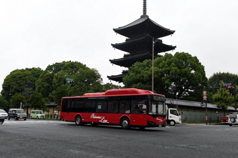 Sebum bus listrik Melindas di salah satu di Jepang. Foto ilustrasi.