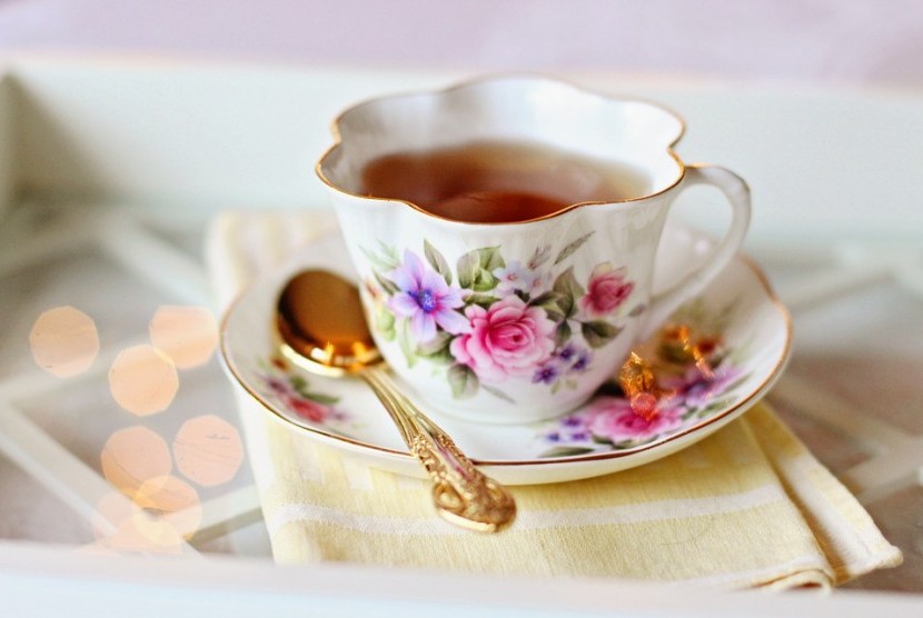 Minum teh setiap hari dapat meningkatkan kesehatan, memperpanjang usia harapan hidup, dan membantu mengurangi risiko beberapa penyakit yang mengancam jiwa.