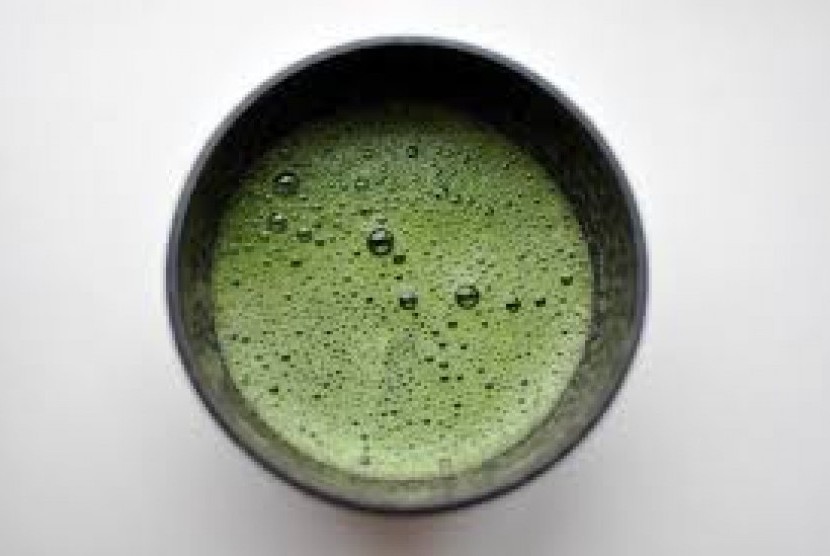 Secangkir teh hijau kaya antioksidan yang bermanfaat baik bagi tubuh.