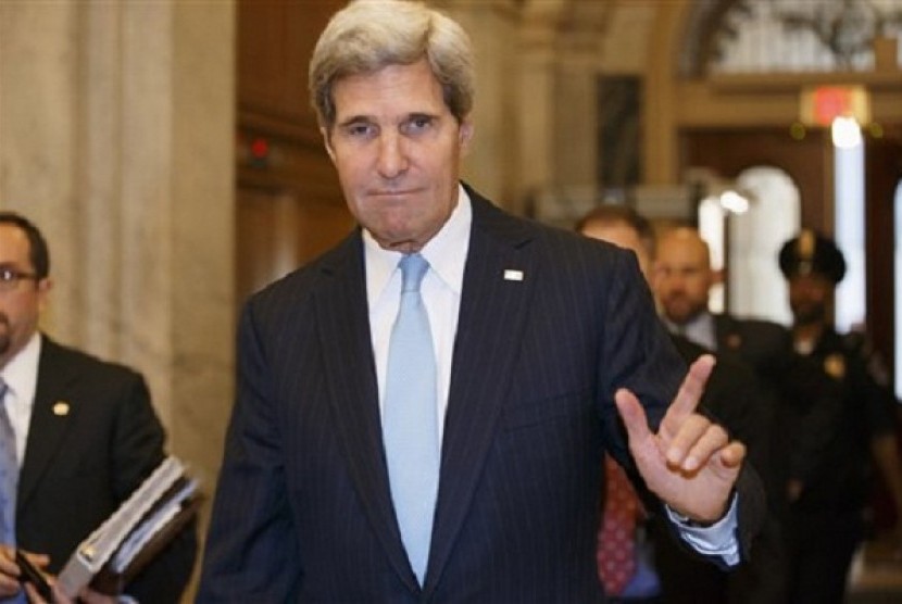 Secretary of State John Kerry arrives on Capitol Hill in Washington, Tuesday, Sept. 10, 2013, to testify before the House Armed Services Committee.