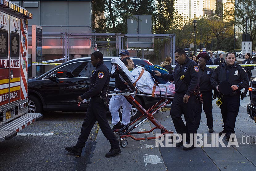 Sedikitnya delapan orang tewas dan 11 lainnya cedera di New York, Amerika Serikat (AS), setelah sopir truk masuk ke jalur sepeda di Lower Manhattan dan menabrak sejumlah orang di sana.