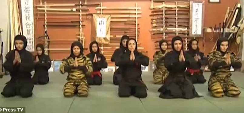 Sejak  ketegangan antara Iran dengan Israel dan Barat memanas, para perempuan Iran mulai berlatih bela diri ala ninja alias Ninjitsu