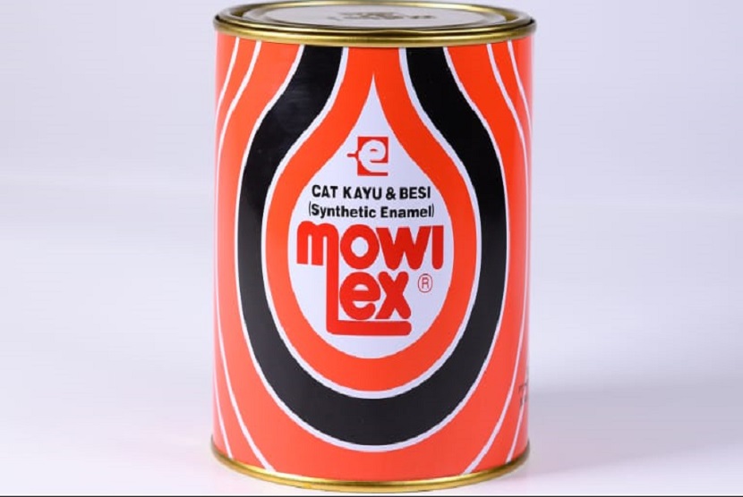 Sejak meluncurkan cat berbahan dasar air pertama buatan Indonesia pada 1970, Mowilex telah melakukan inisiatif untuk menghentikan produksi cat yang mengandung timbal di atas 90 ppm pada produk Mowilex Cat Kayu&Besi pada 2019, dan menggantinya dengan bahan pewarna organik (ilustrasi)