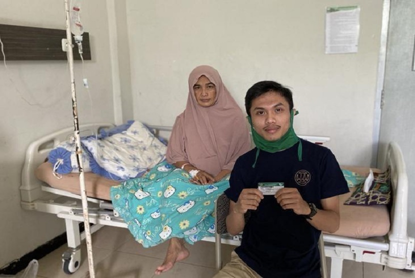 Sejak menjalani perawatan intensif di Rumah Sakit Bahagia Makassar karena penyakit tifus, Misnawati (52 tahun) sangat bersyukur karena tidak pernah mengeluarkan biaya sepeserpun dalam menjalani perawatannya.