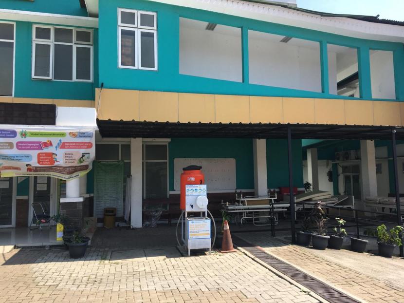 Sejak sebulan terakhir, pihak Puskesmas Pamulang tidak melayani pasien Covid-19. Semua pasien, dilimpahkan ke Rumah Sakit Umum Daerah (RSUD) Tangerang Selatan (Tangsel), Banten, Ahad (14/6) 