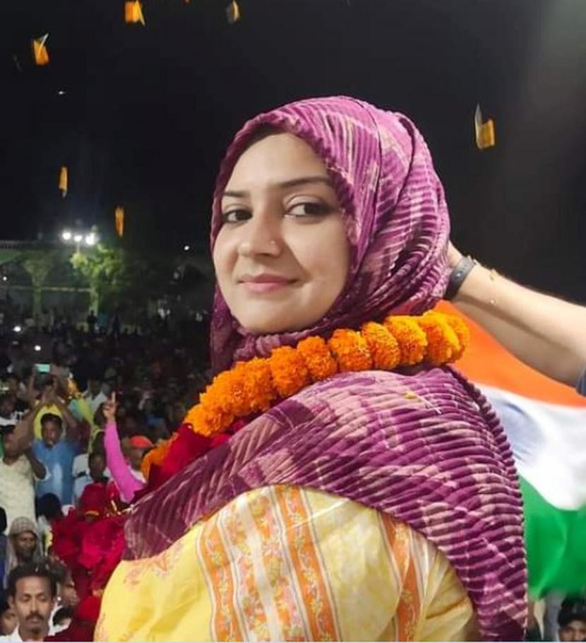 Sejarah baru tercatat di salah satu negara bagian India, Odisha terkait pemilihan umum kepala kota madya Bhadrak. Seorang Muslimah, Gulmaki Dalawzi Habib (31 tahun) berhasil menang dalam pemungutan suara untuk jabatan tersebut. 