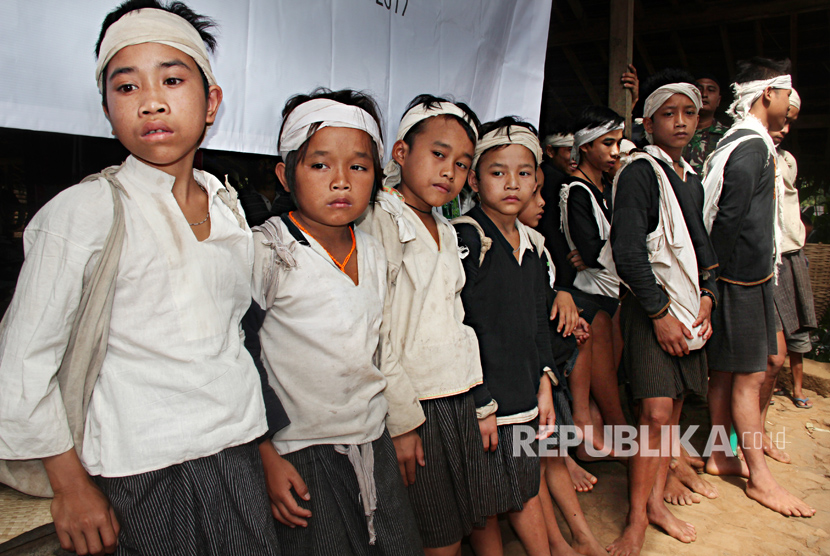 Sejumlah anak warga Baduy Dalam. Kawasan Badui Dalam bisa kembali dikunjungi wisatawan setelah menjalani ritual Kawalu.